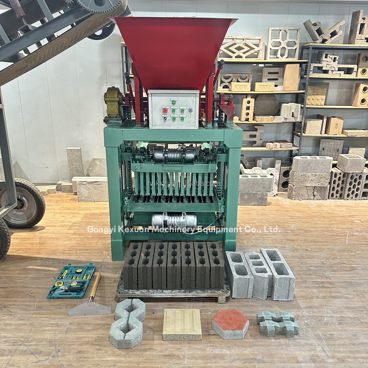 4-35B Brick Machine